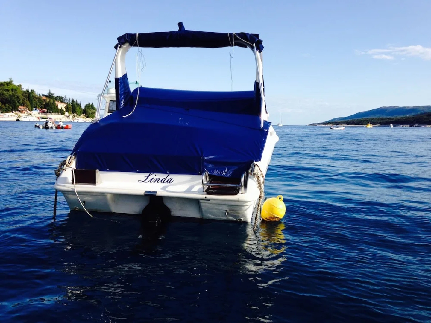 2 Bed House - Sleeps 4 - Hottub - Garden - Parking