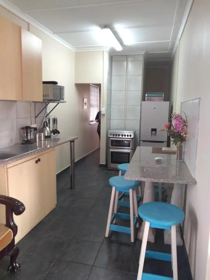 Henry's House on Sea