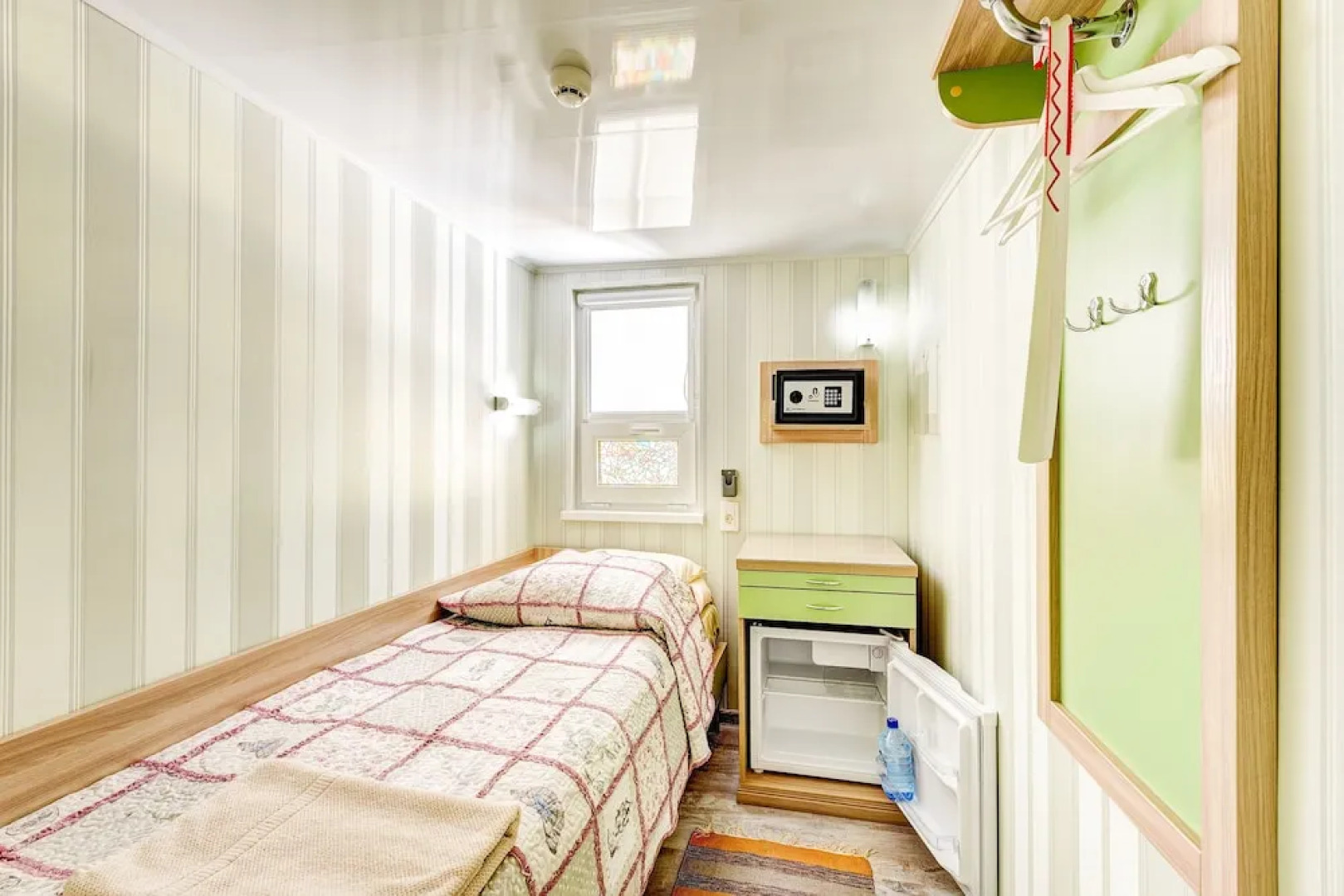 Отель «Краски Лета»