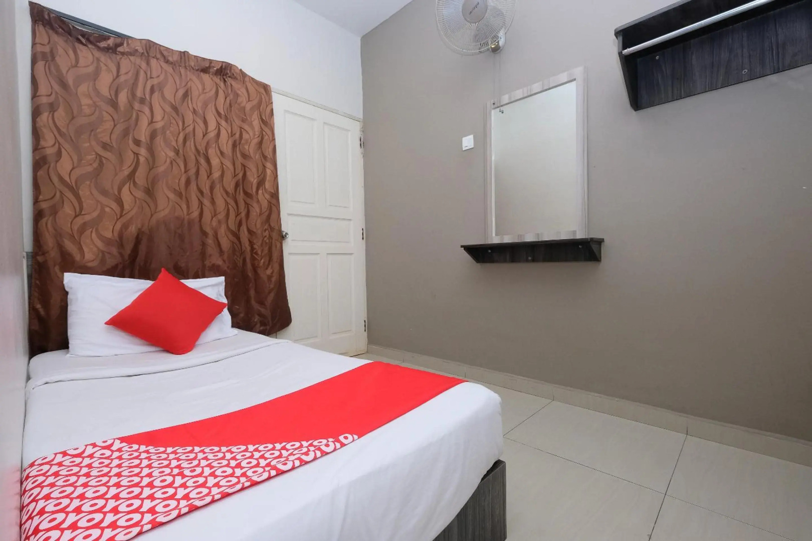 OYO 1153 Heaven Hill Hotel 1