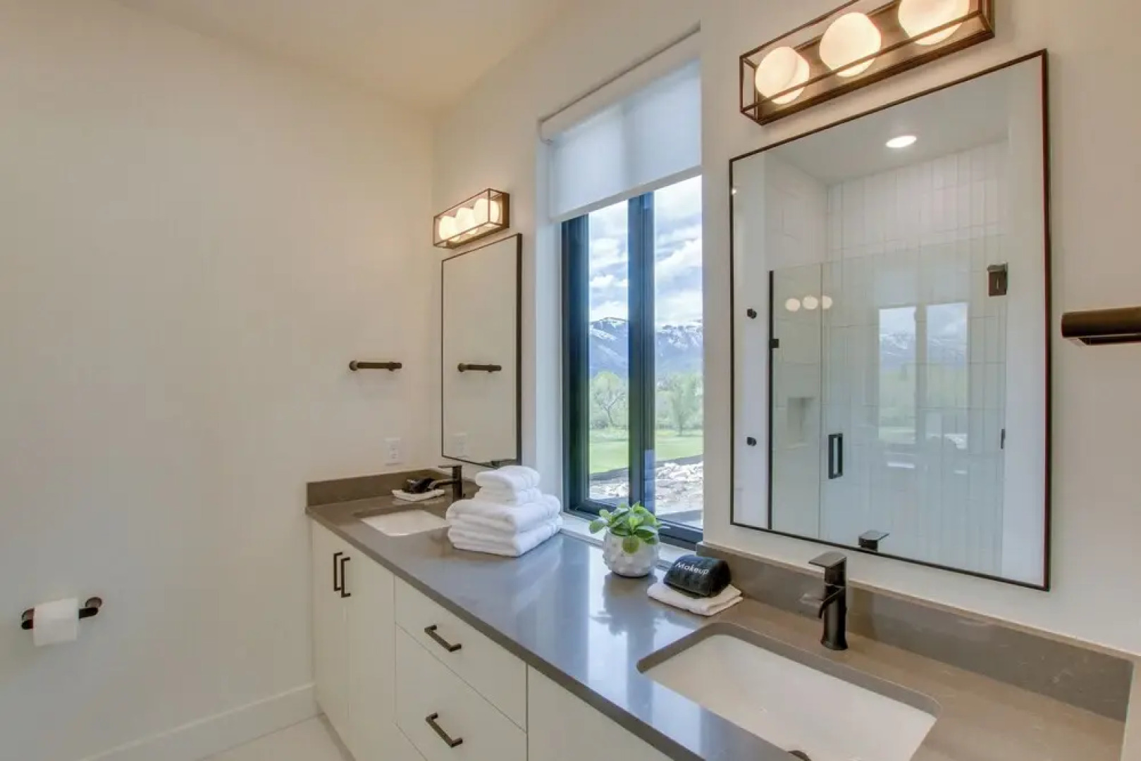 Newly Built Eden Condo w/ Golf Course View!