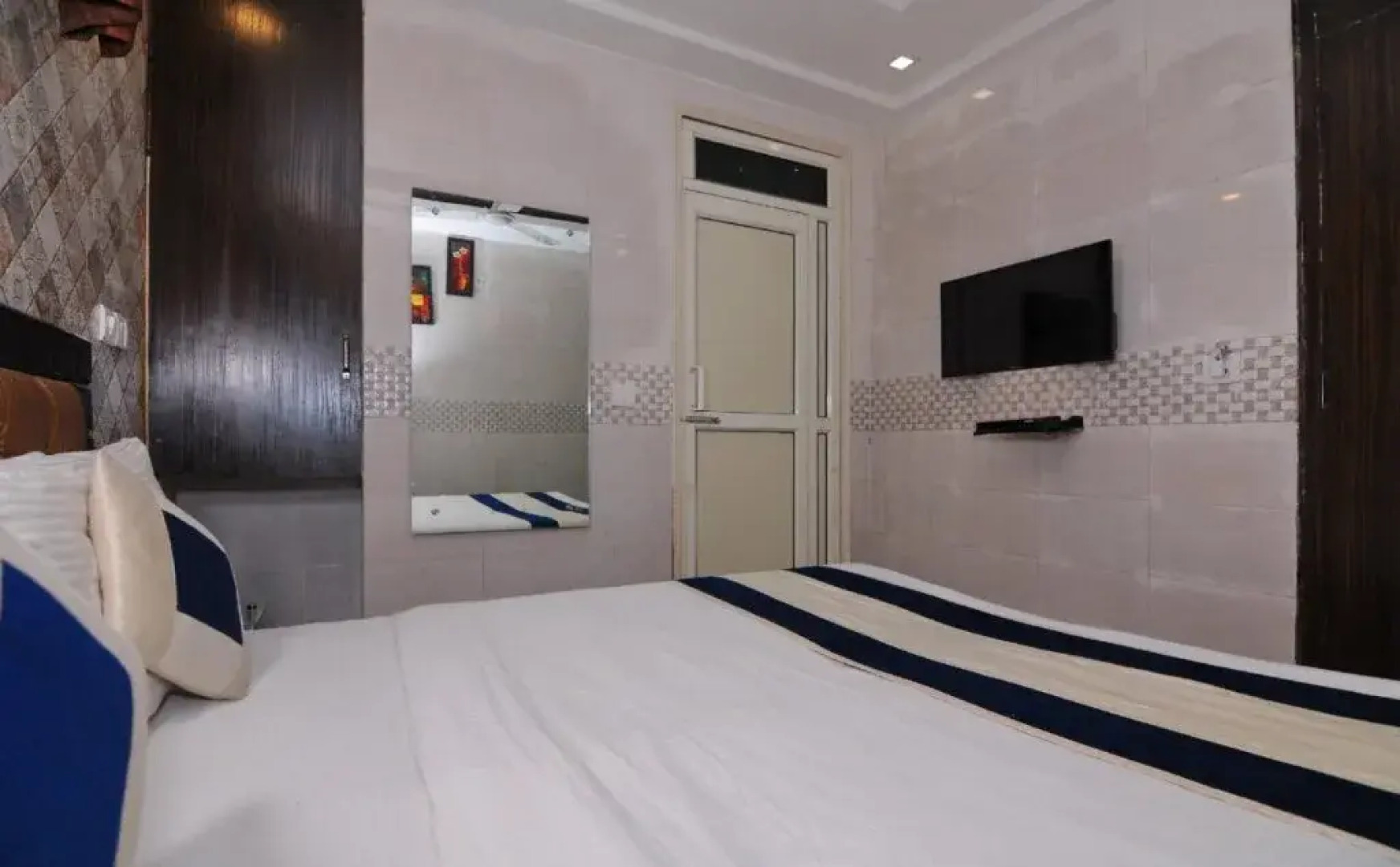 RB Grand Residency by OYO Rooms