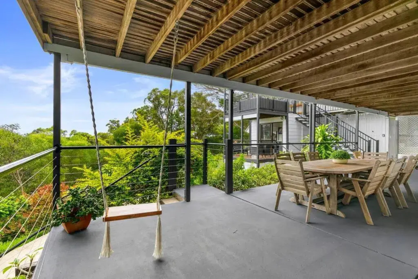 Yarabin - Luxury 6 Bedroom Home With Ocean Views