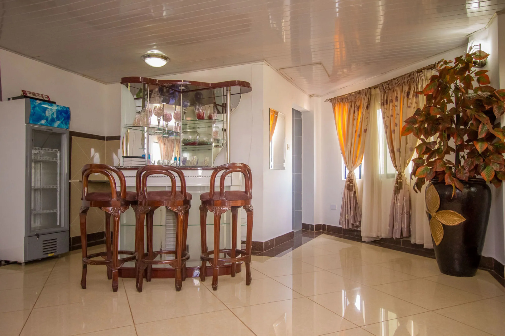 Meru Paramount Hotel