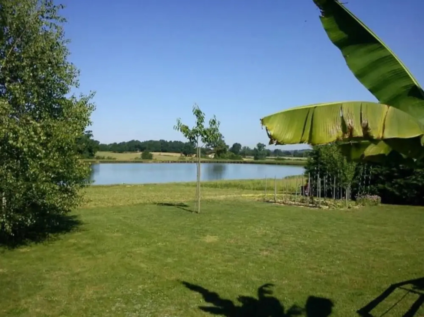 Villa With 3 Bedrooms In Lavergne, With Wonderful Lake View, Private Pool, Furnished Garden - 186 Km From The Beach