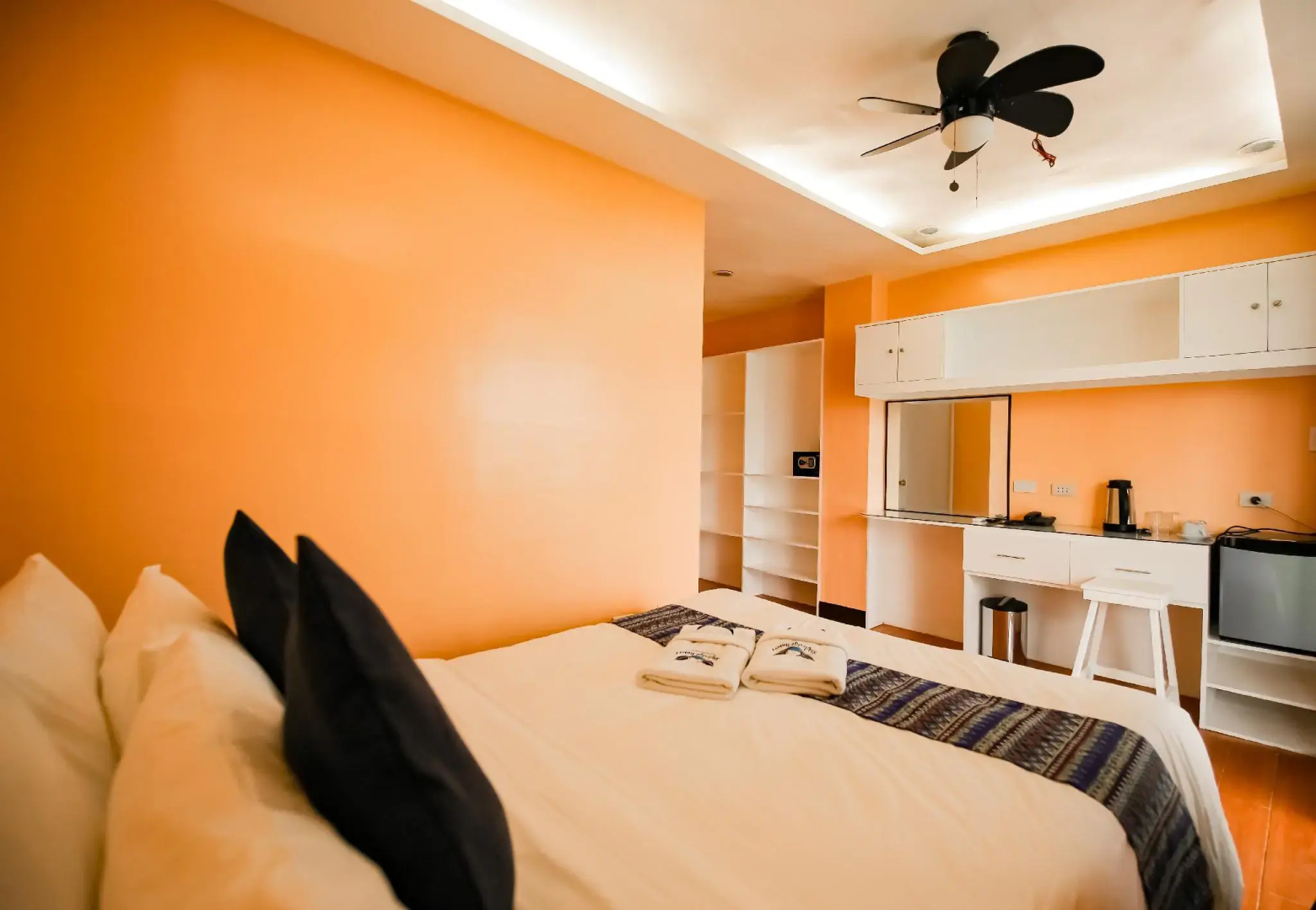 Skylodge Resort