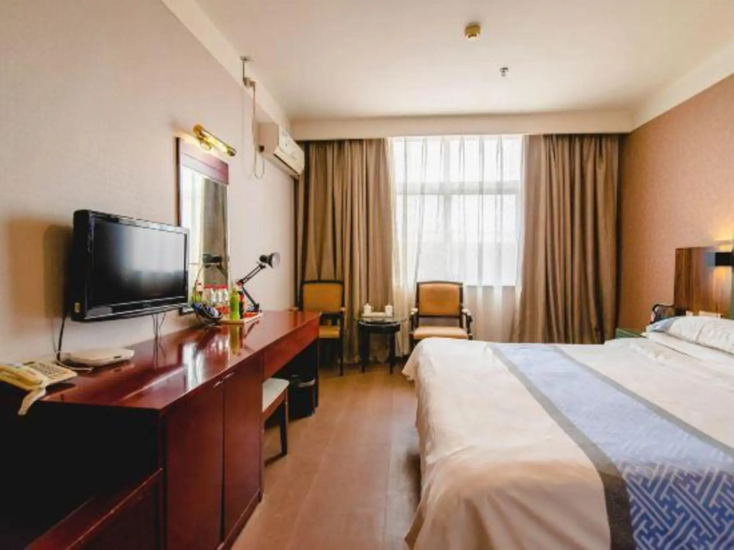 Wanshui Qianshan Hotel