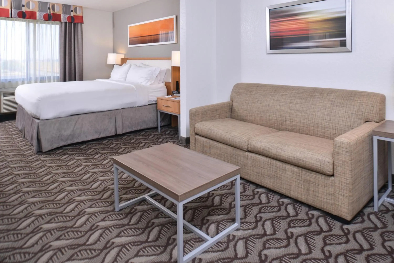 Holiday Inn Express & Suites Lonoke by IHG