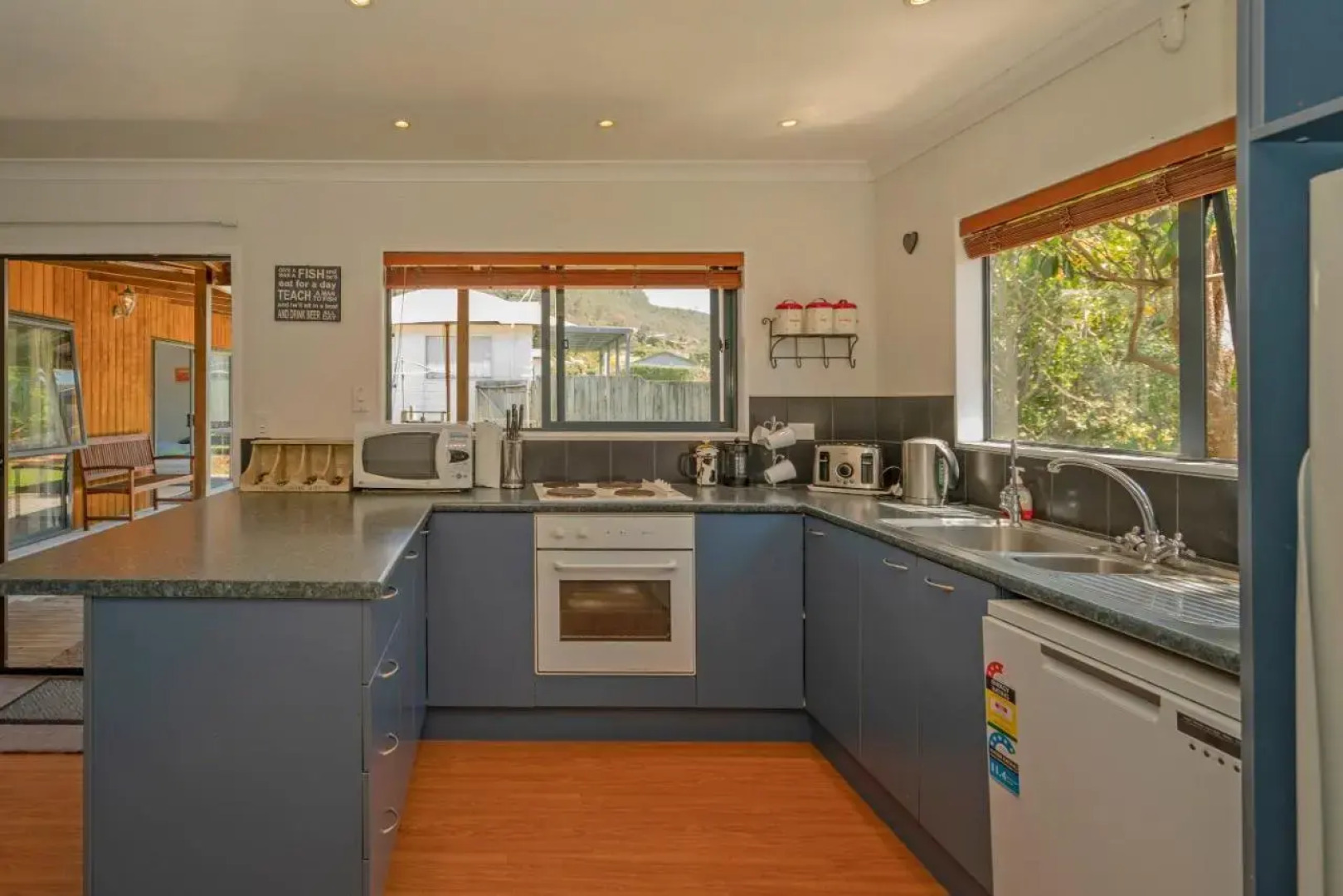 Sundaze - Hahei Holiday Home