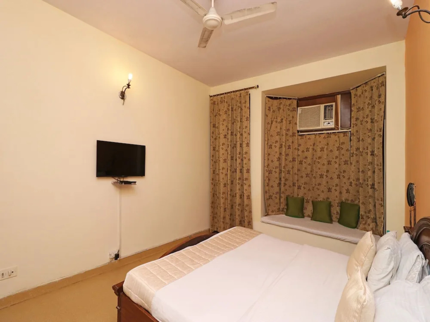 OYO 708 Hotel Sanjeevni