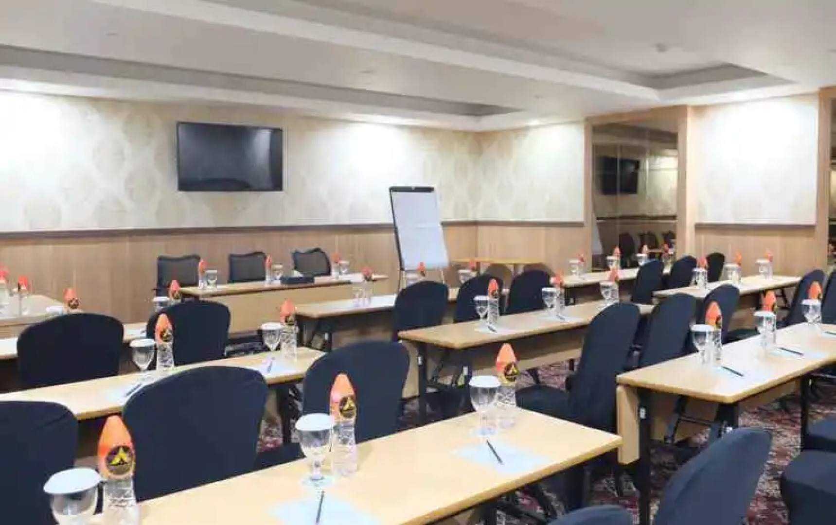 pyramid suites Hotel