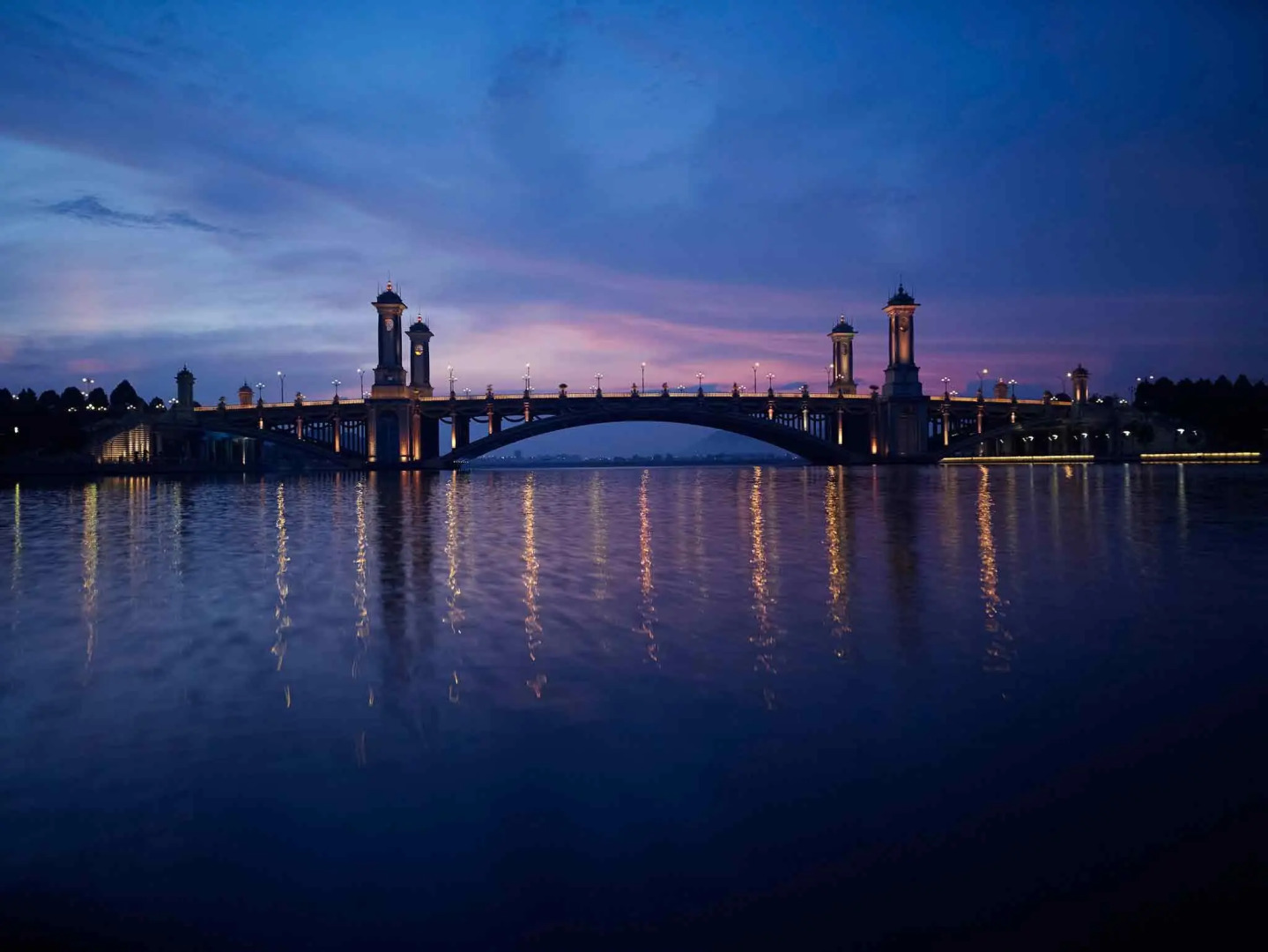 DoubleTree by Hilton Putrajaya Lakeside