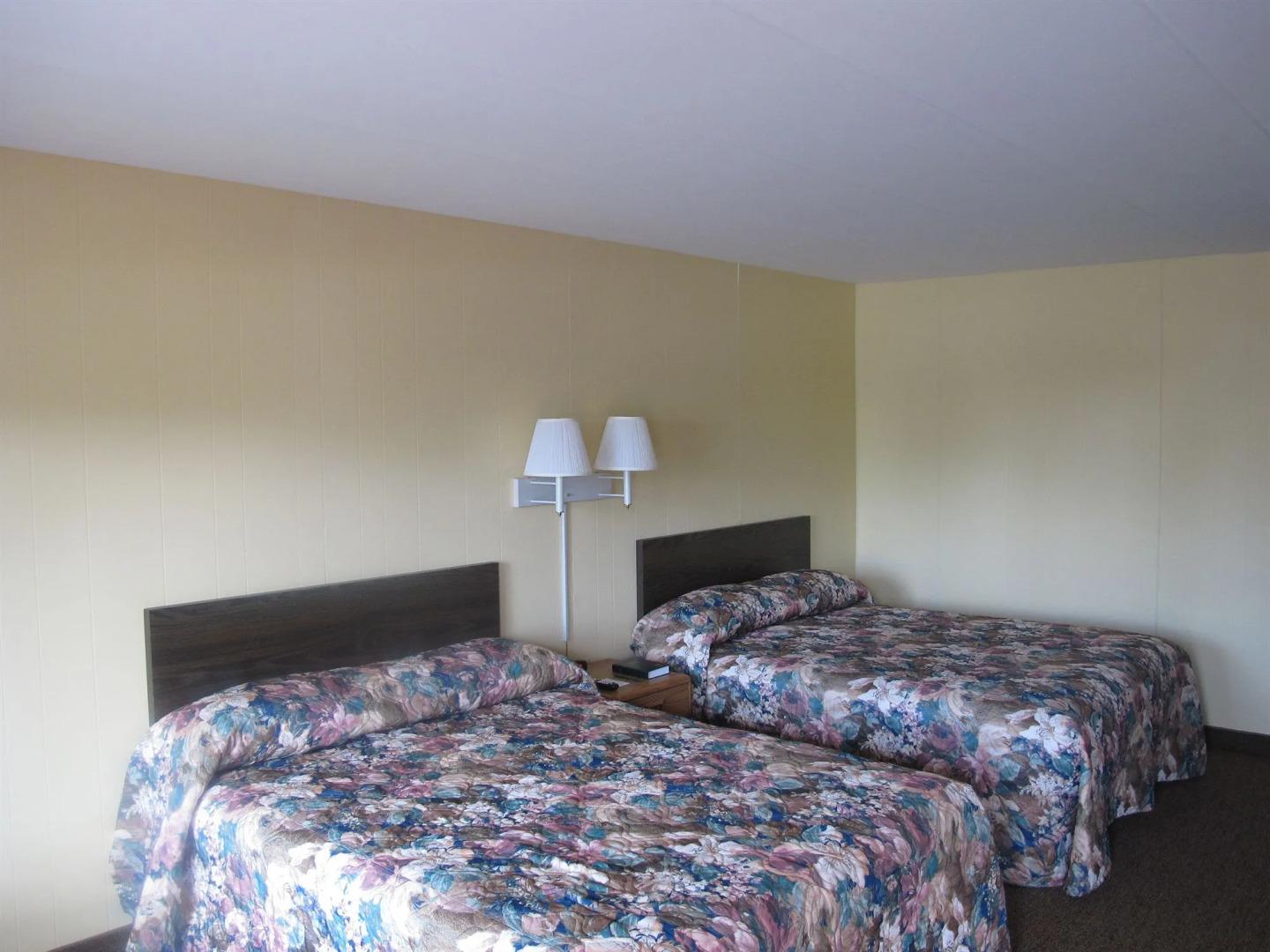 All Star Inn & Suites