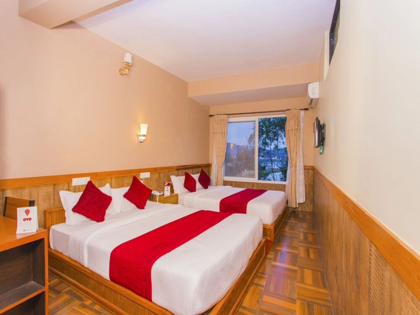 OYO 220 Grand Shivalaya Hotel And Restro