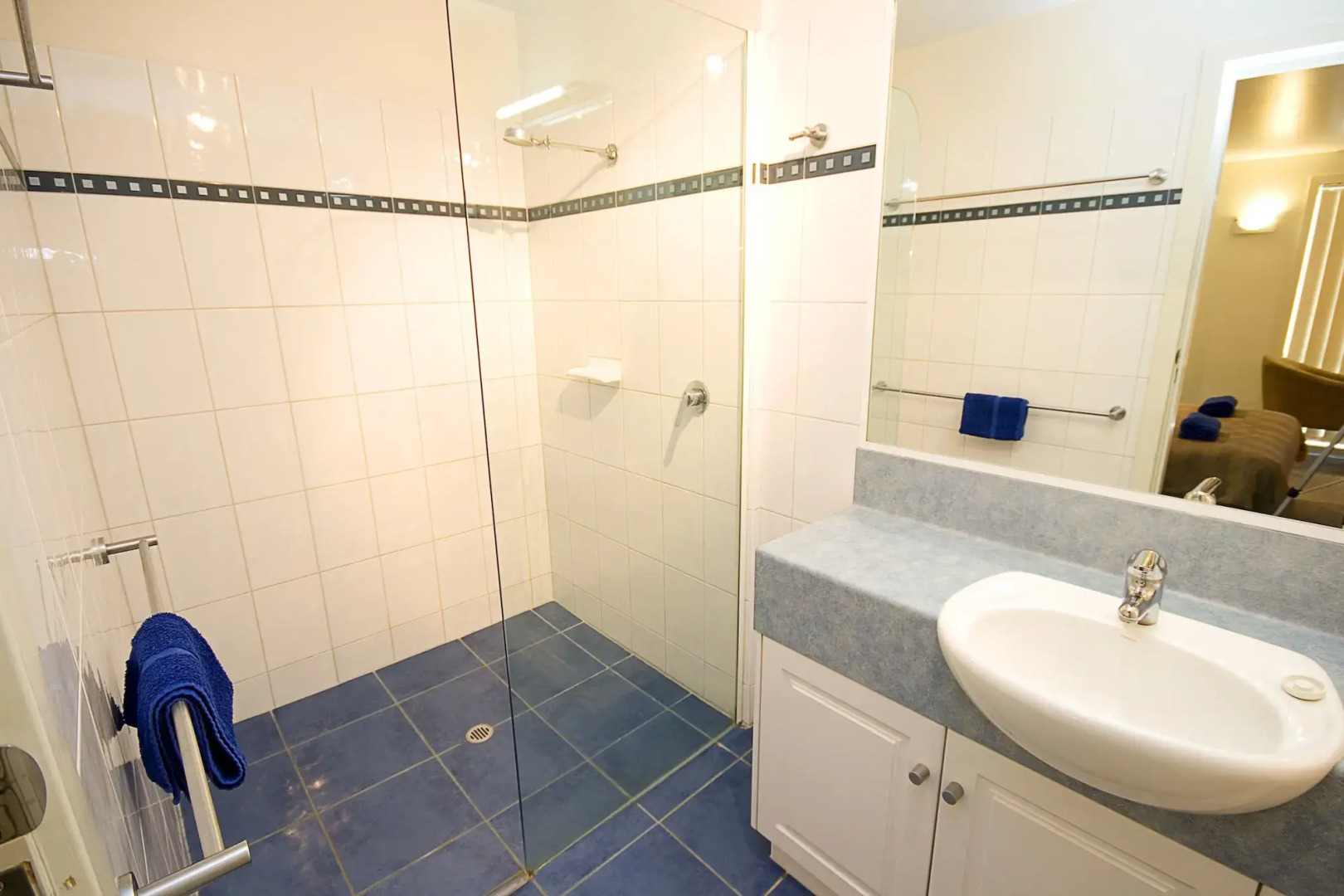 Anchorage Motel and Villas