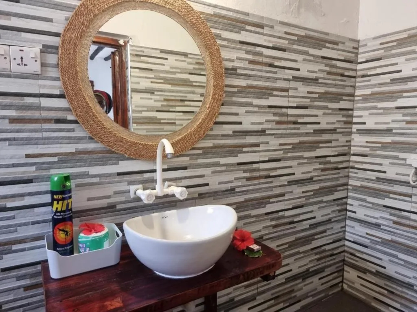 Red Monkey Beach Lodge