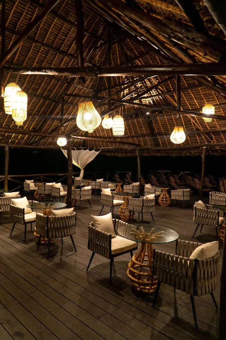 Le Mersenne Zanzibar, Autograph Collection