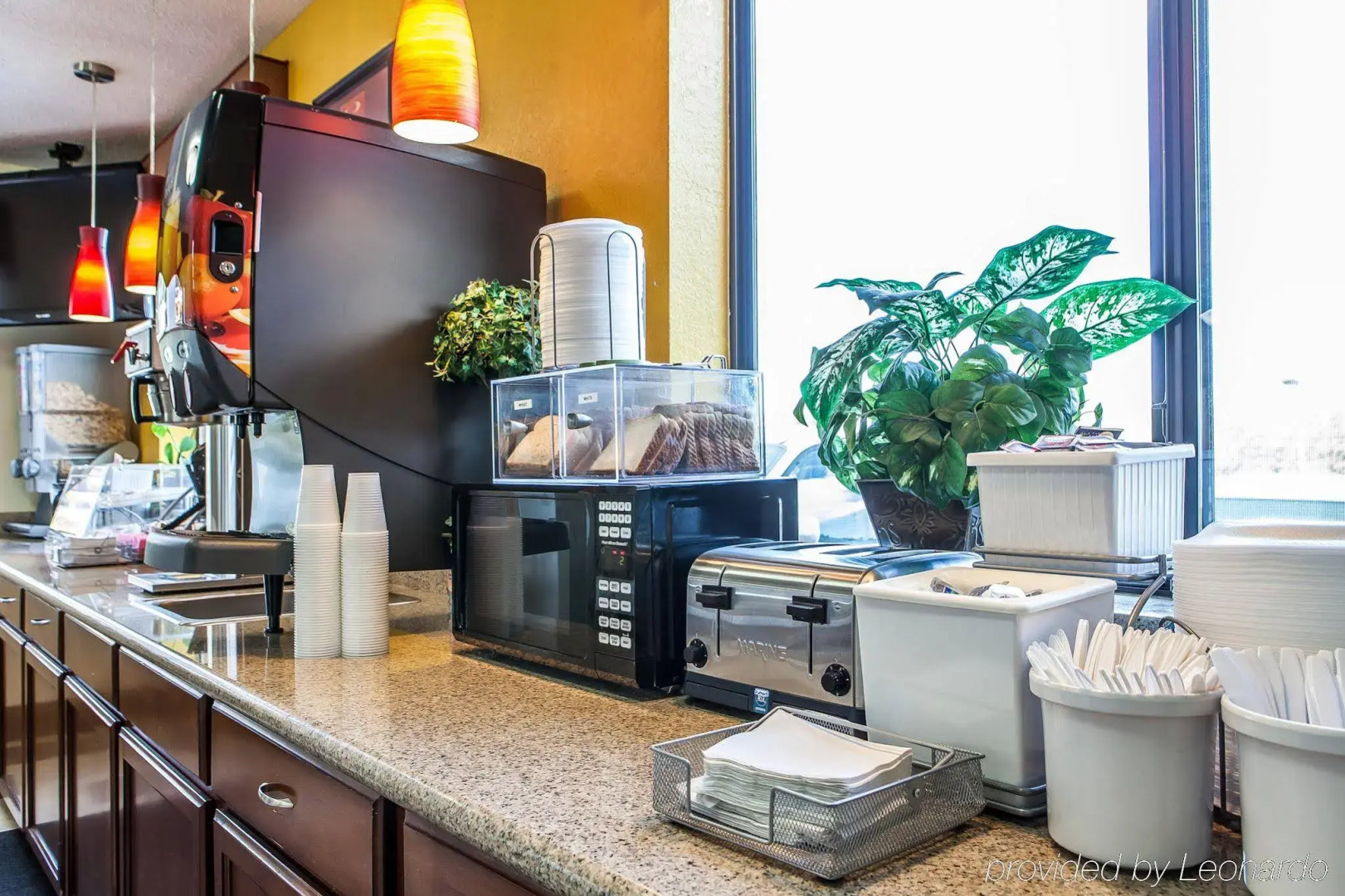 Econo Lodge Cartersville-Emerson Lake Point