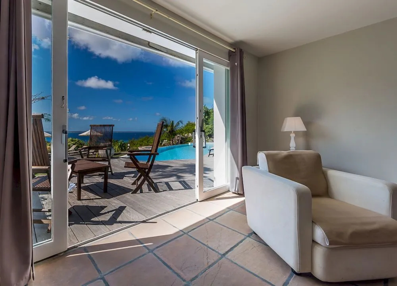 Caye Blanche Guest House