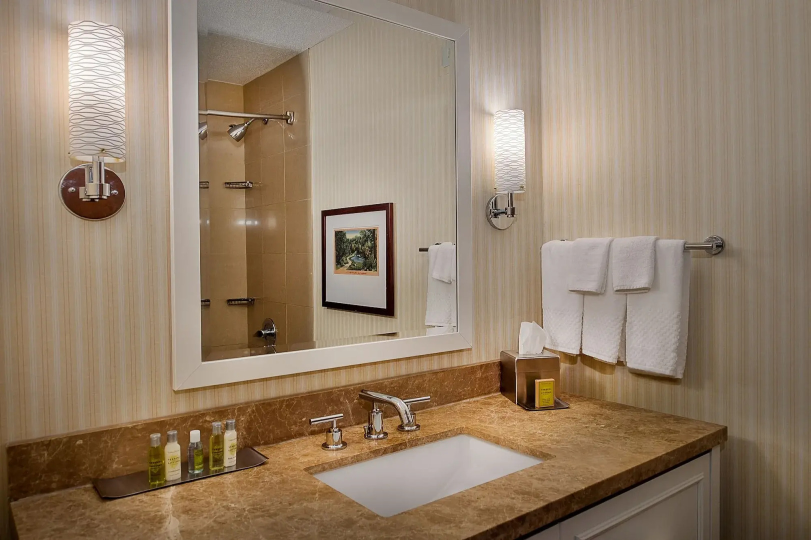 DoubleTree by Hilton Collinsville - St. Louis
