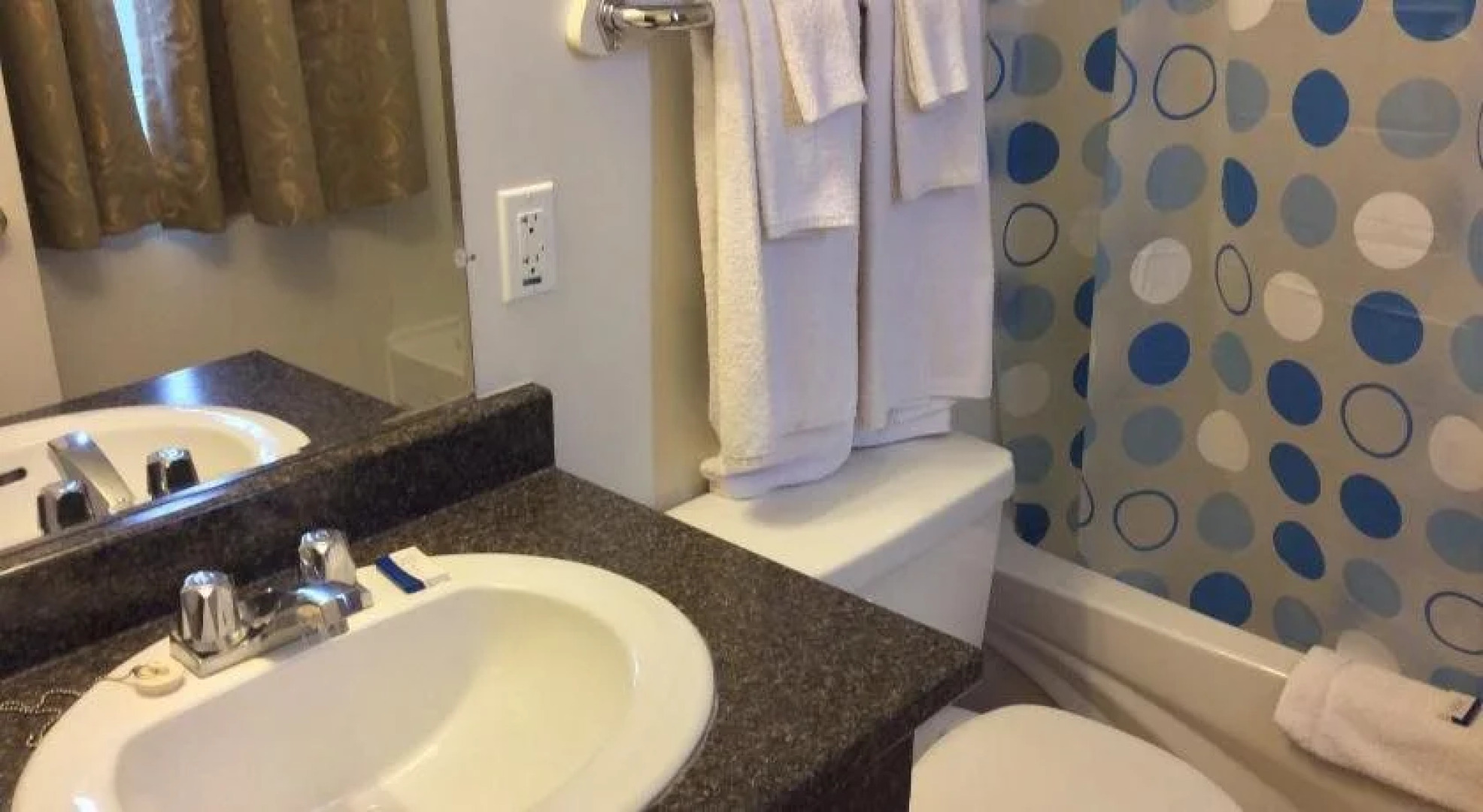 Baker's Lighthouse Motel