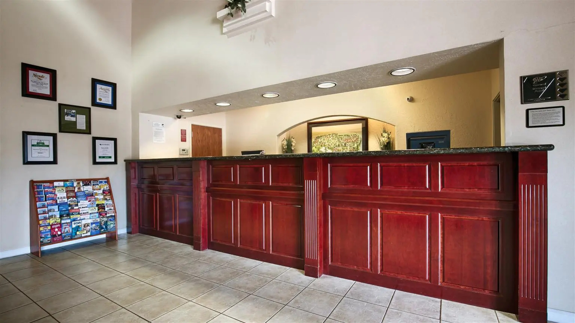 Best Western Plus Villa Del Lago Inn Patterson