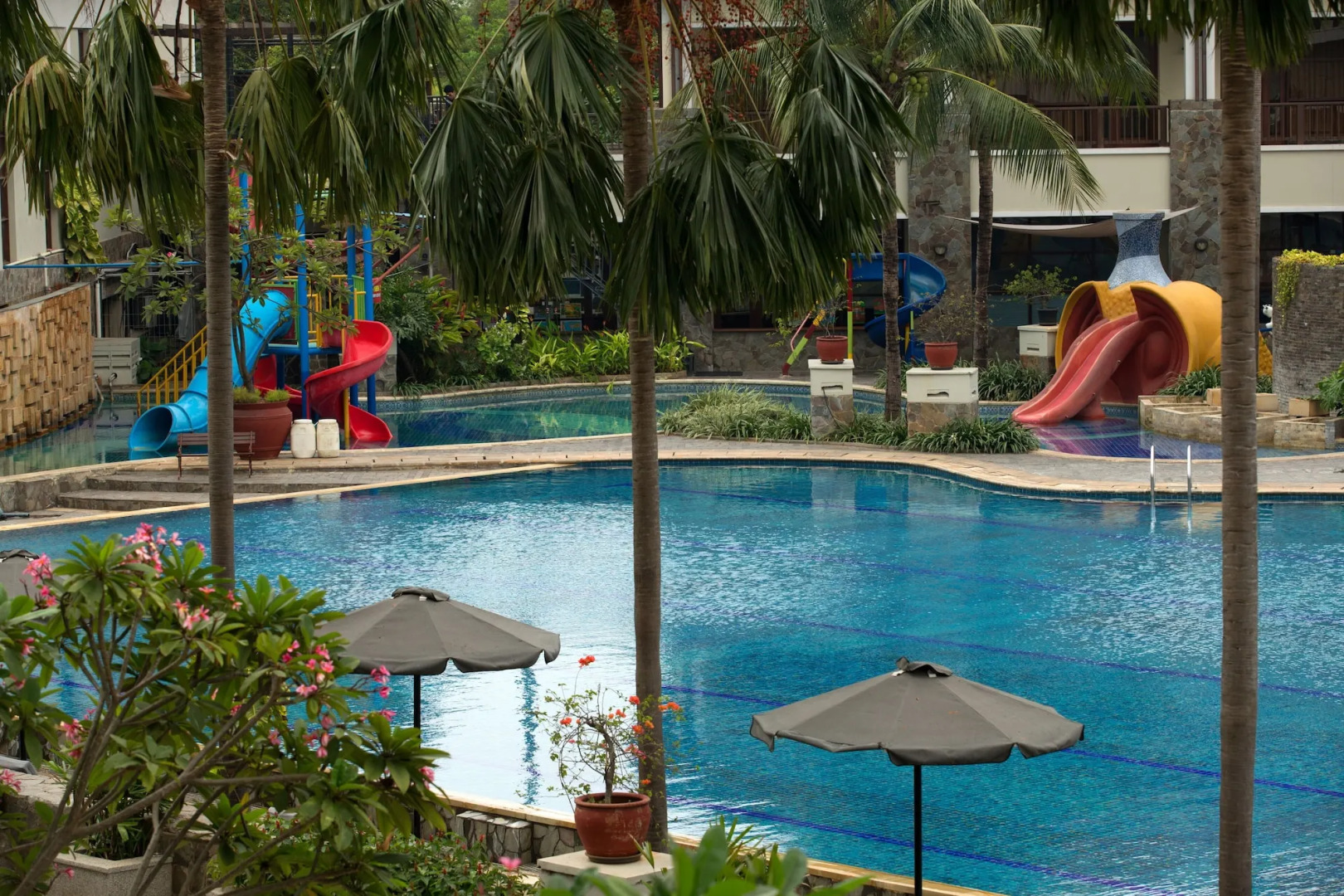 Santika Premiere Kota Harapan Indah