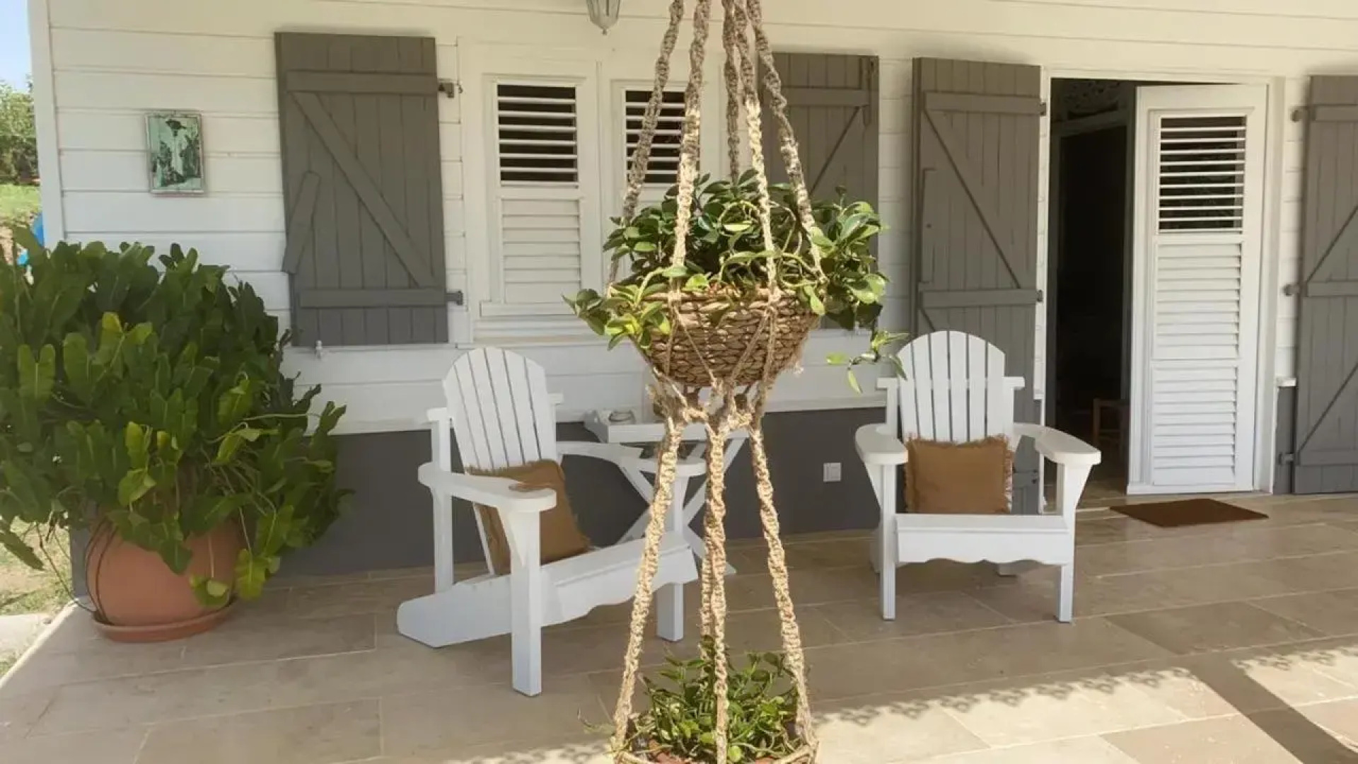 Villa 1 de standing 80m2 avec piscine et vue imprenable sur la mer et sur la campagne