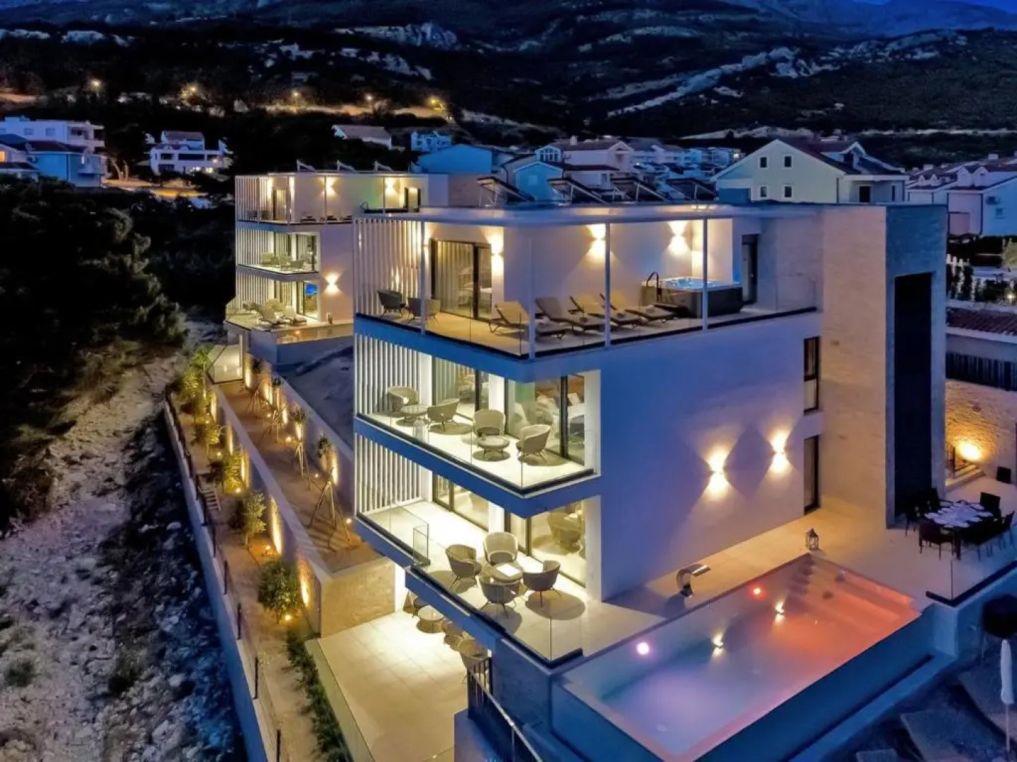 Luxury Villa Delight I Promajna with pool, gym, sauna and jacuzzi