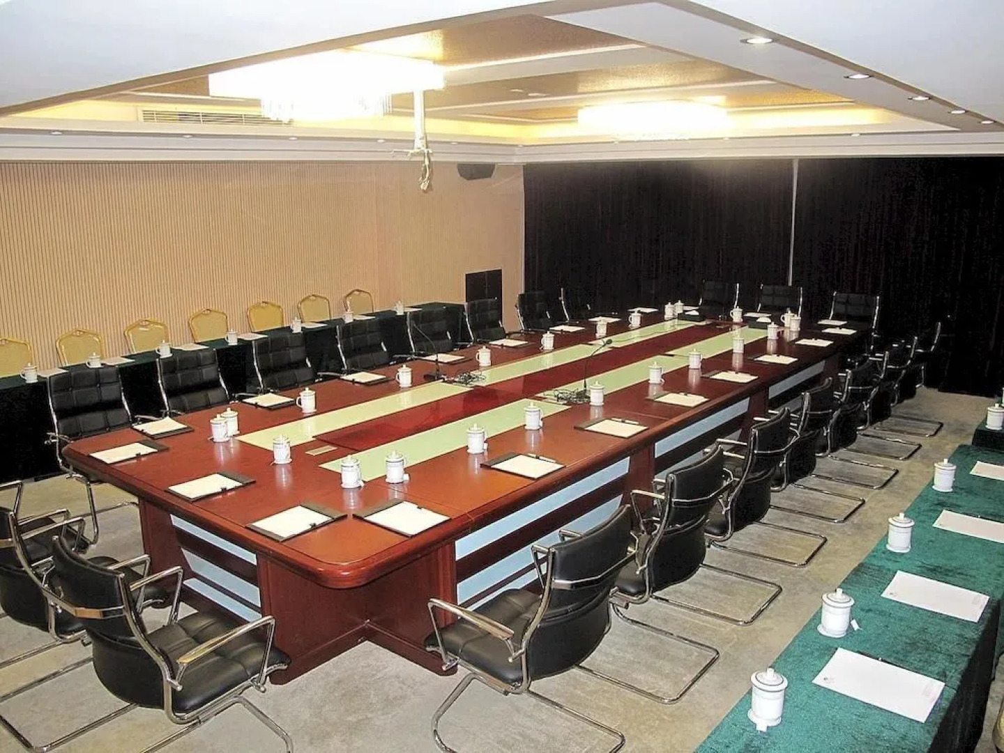 Artland Peninsula Hotel