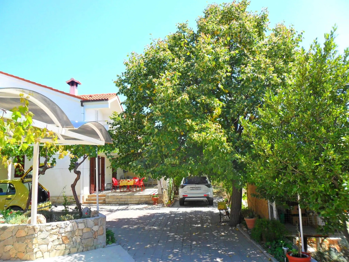 Apartments Dama (ex Danica)