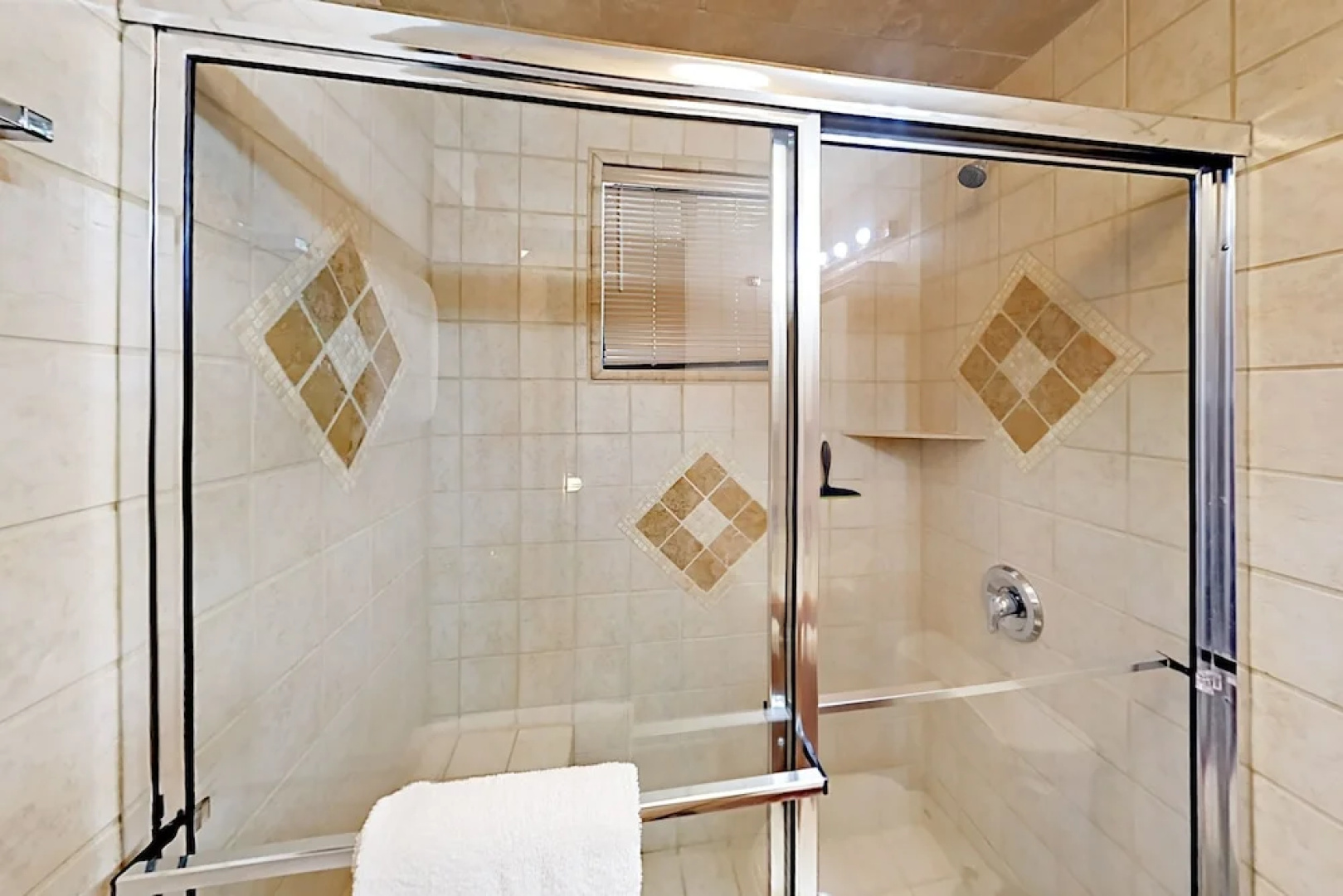35 St Moritz Terrace Cabin 3 Bedrooms 3 Bathrooms Home