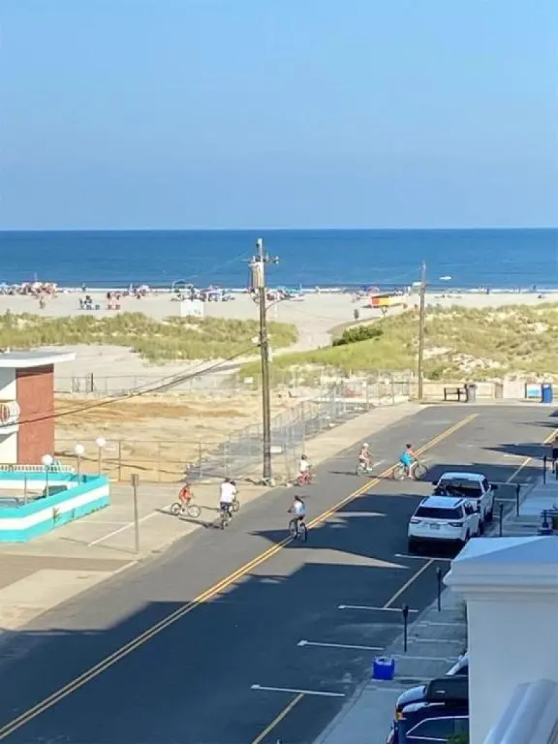 Wc7701 Atlantic Avenue, Unit 304