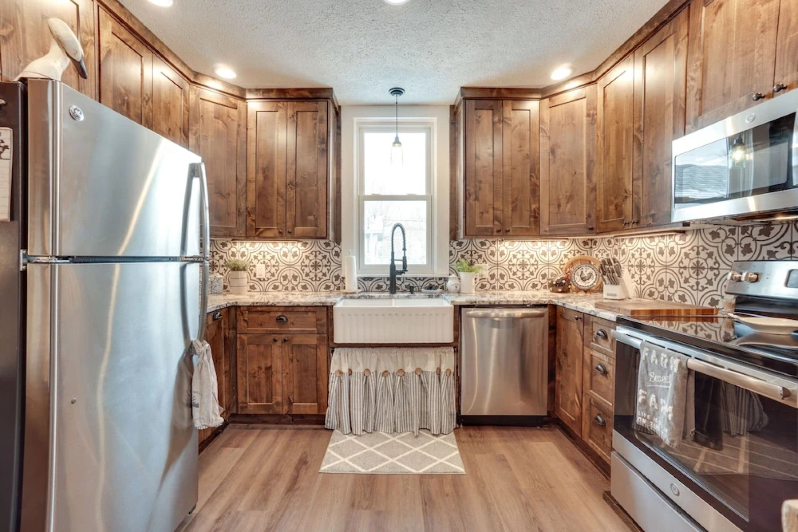 Walk to University: Dtown Laramie Home!