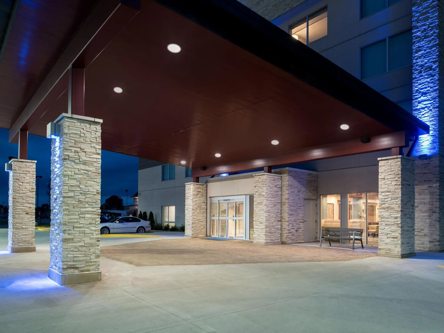 Holiday Inn Express & Suite Kingdom City