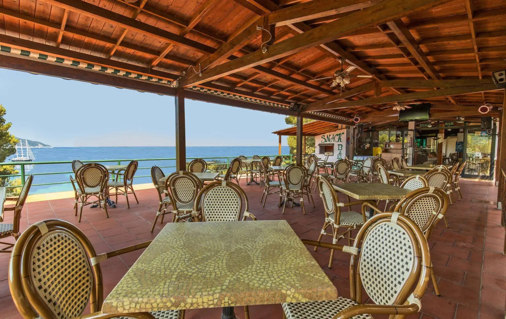 Hotel Paradiso