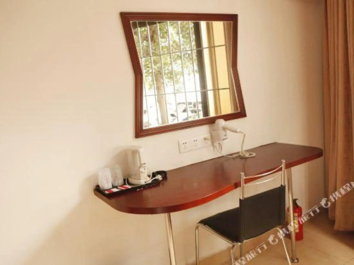 Changhong  Business Hotel