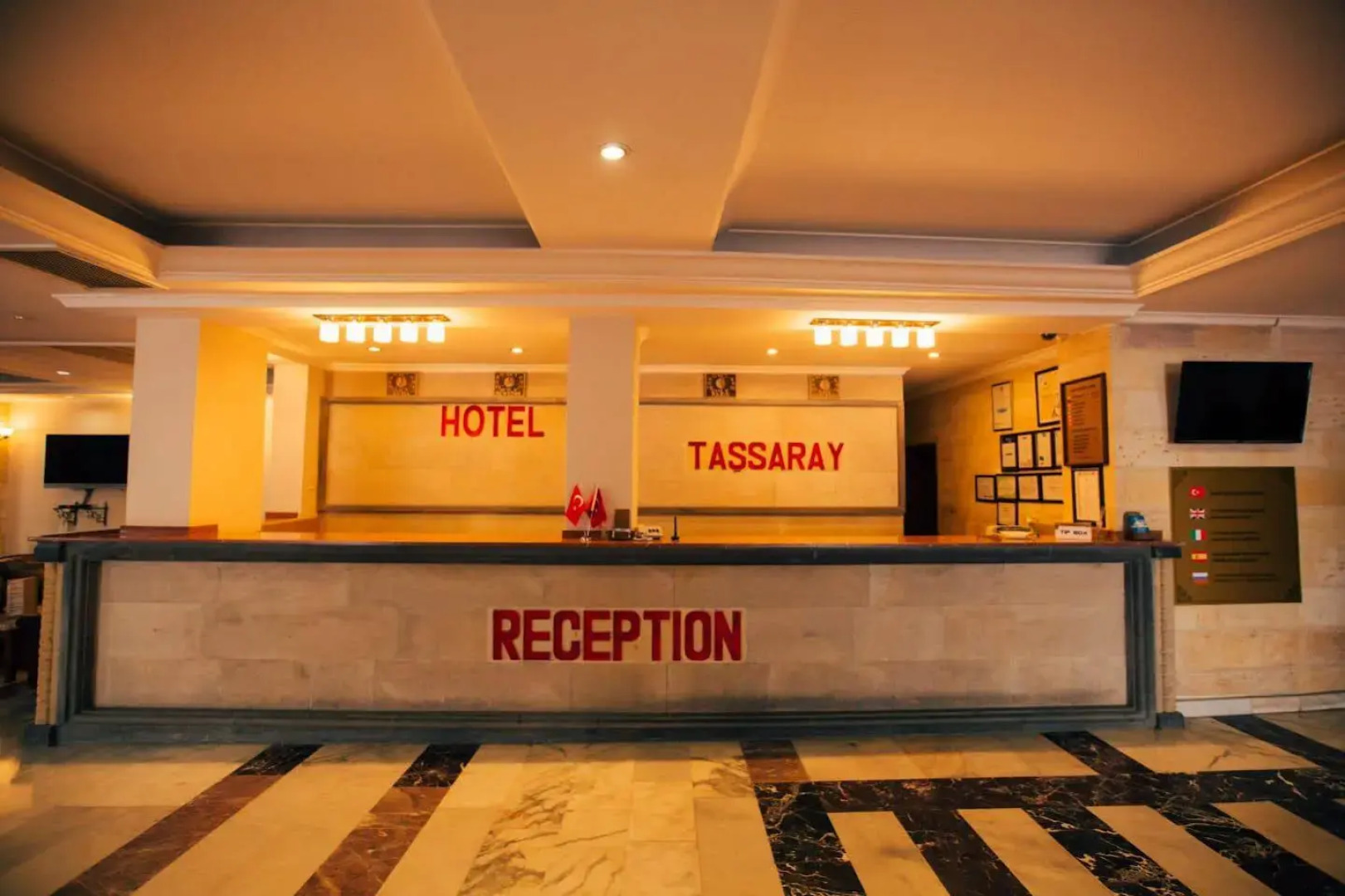 Tassaray Hotel
