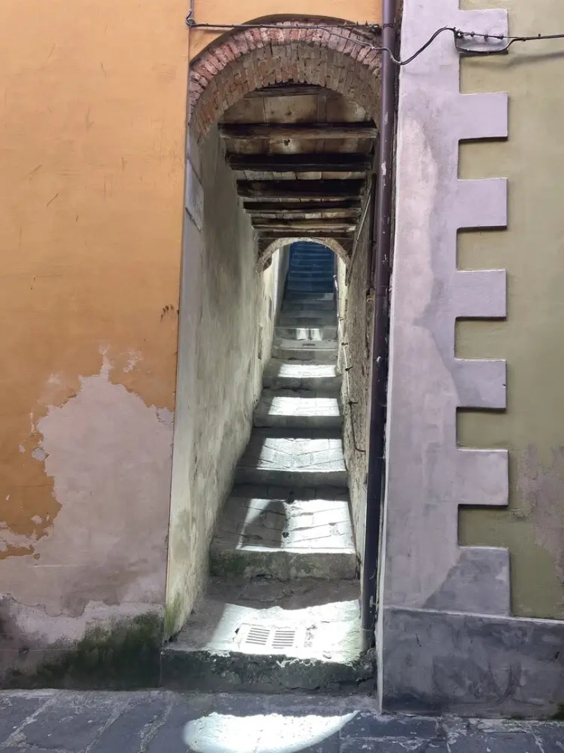 Stunning View, 2-bed Apt in Barga, Lucca,tuscany