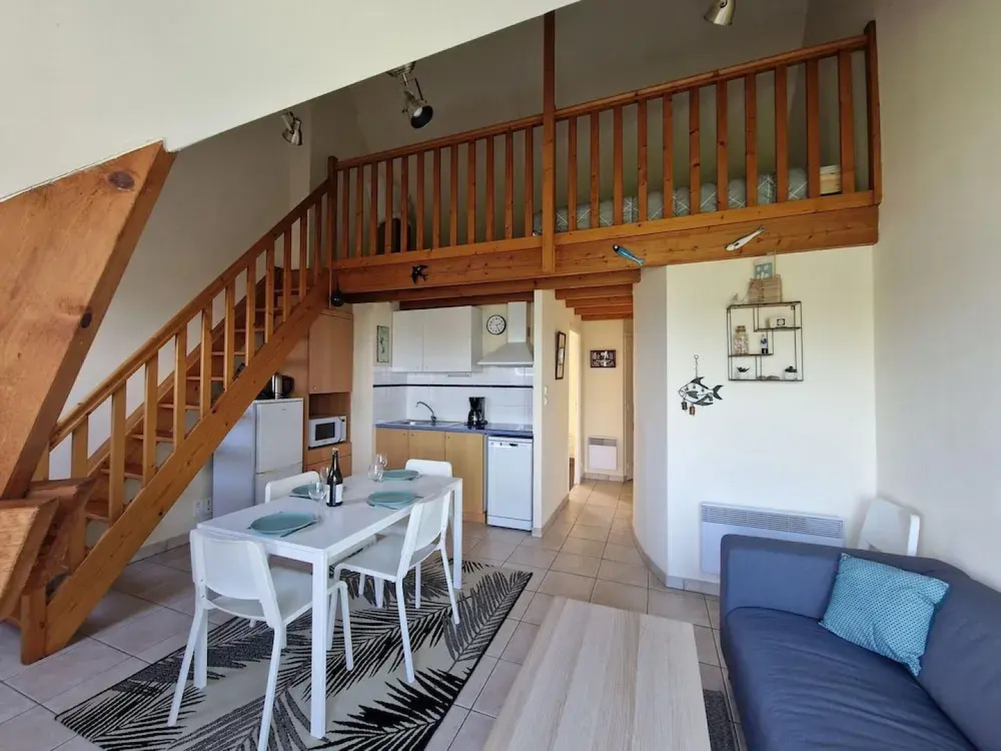 Lovely Apartment in a Prime Location With Direct Access to the Beach, Mesquer