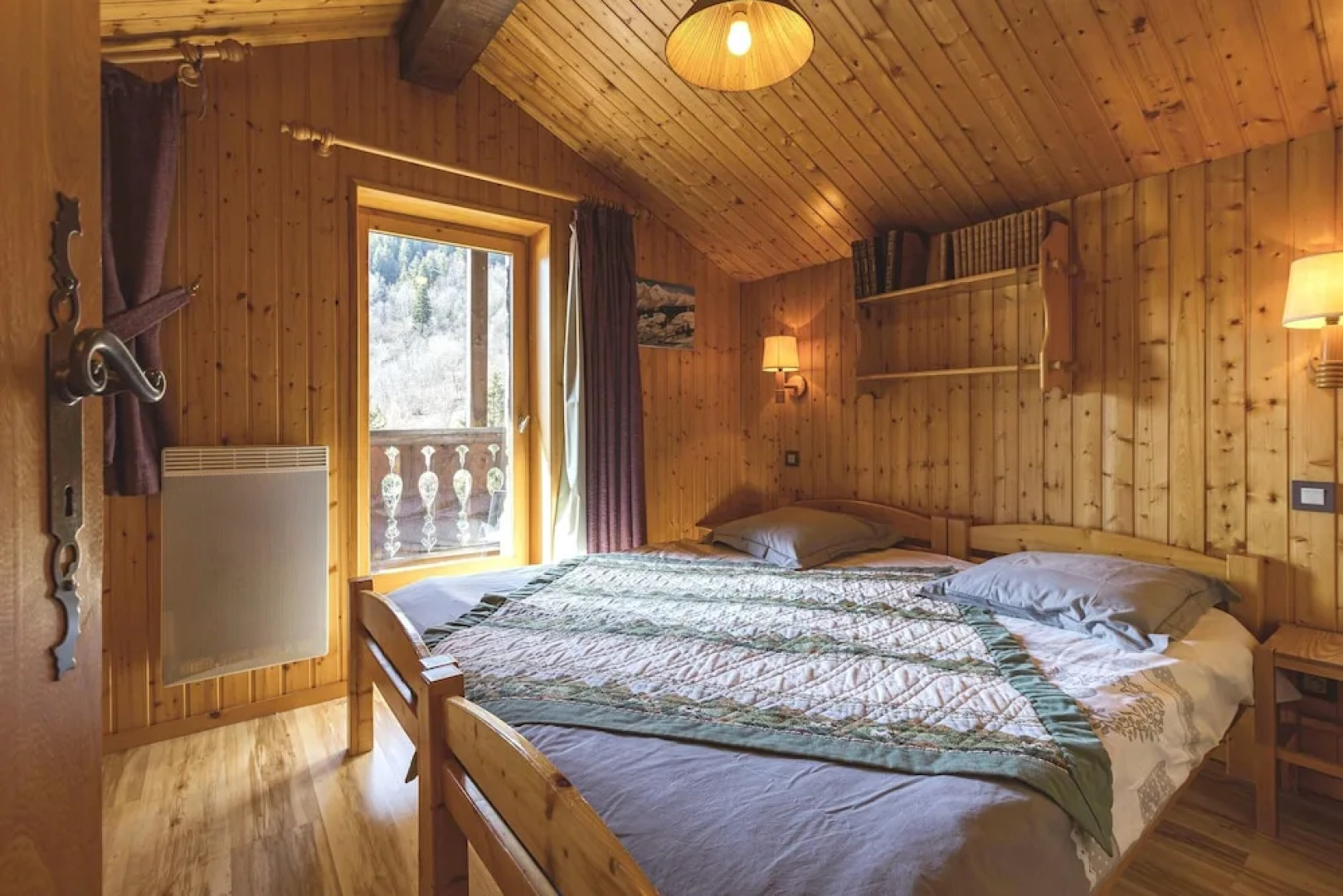 Chalet With 3 Bedrooms in Champagny en Vanoise, With Wonderful Mountai