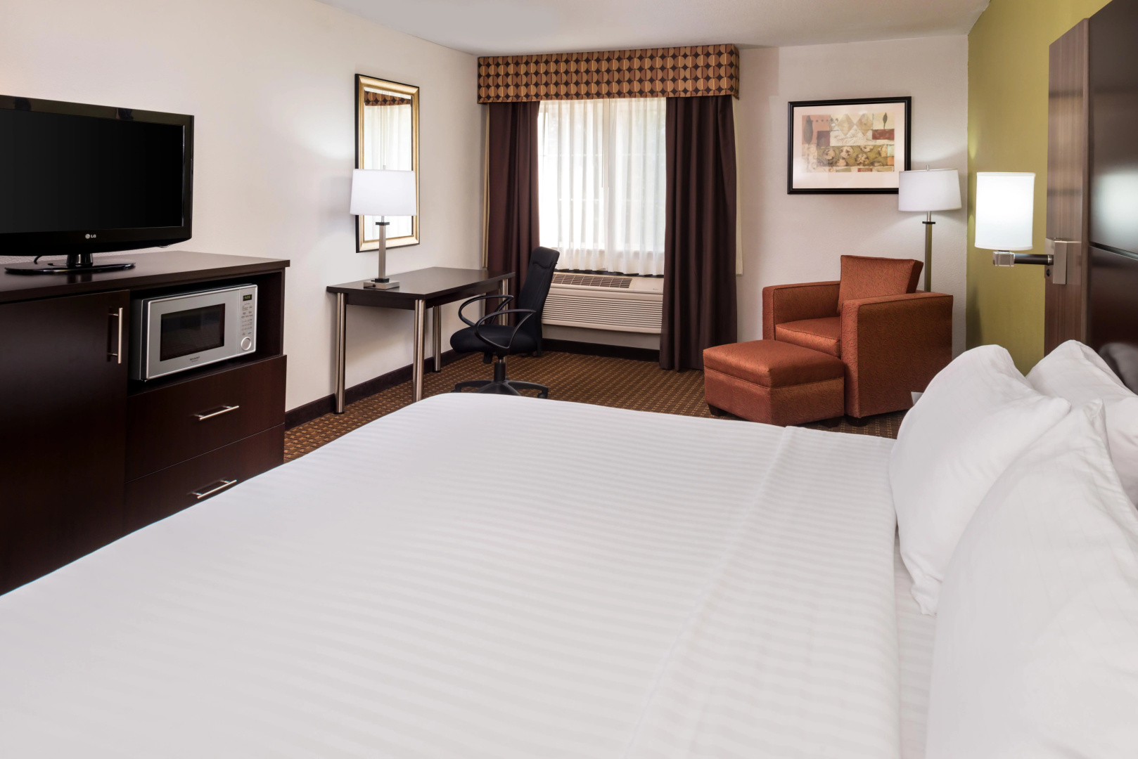 Holiday Inn Express & Suites Bucyrus by IHG