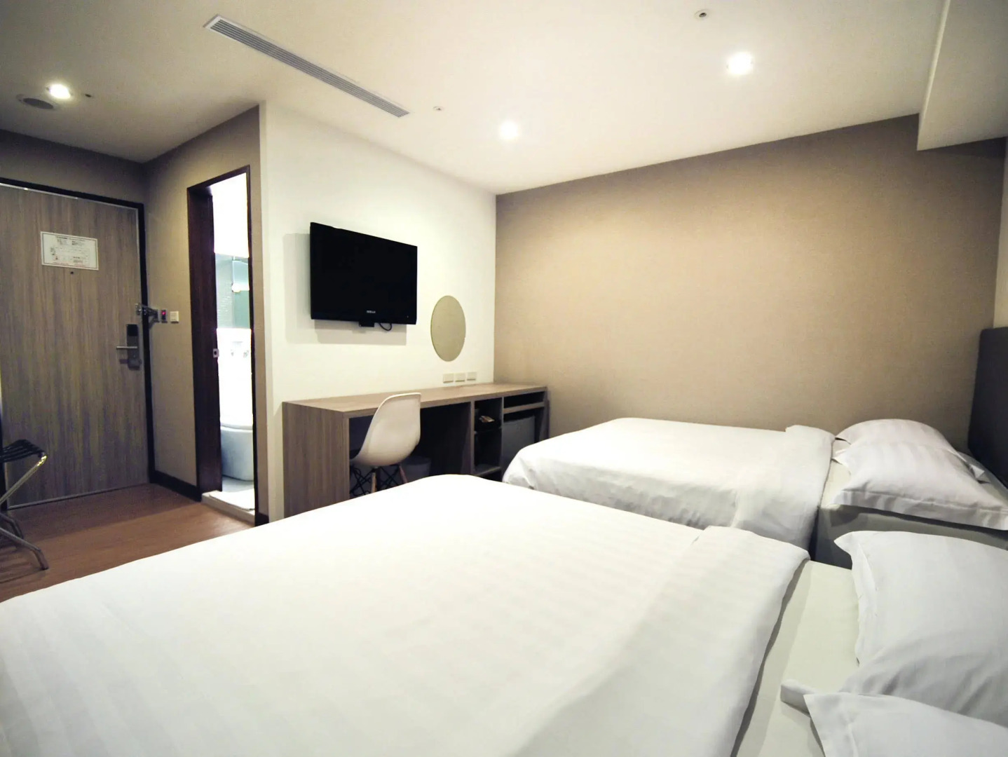 The Riverside Hotel International