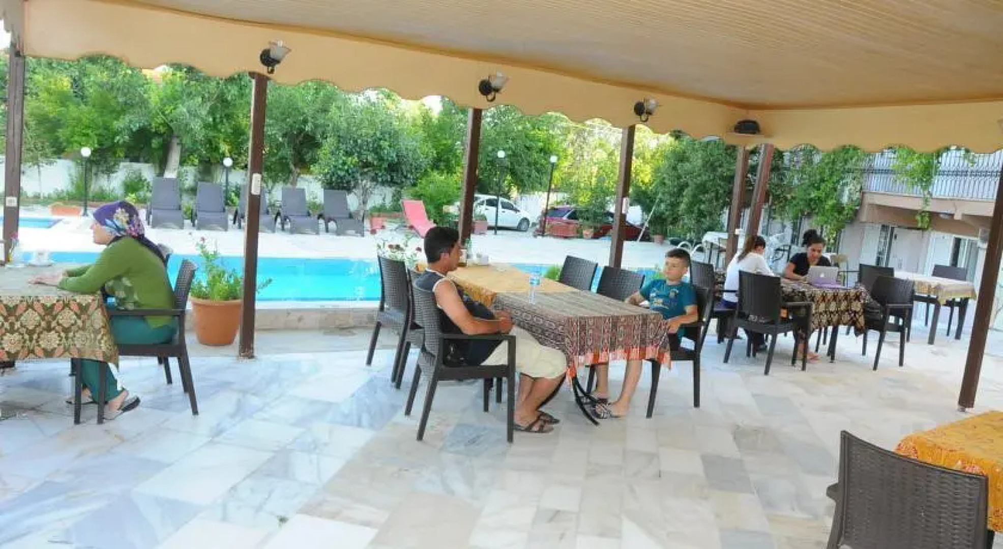 Dort Mevsim Hotel