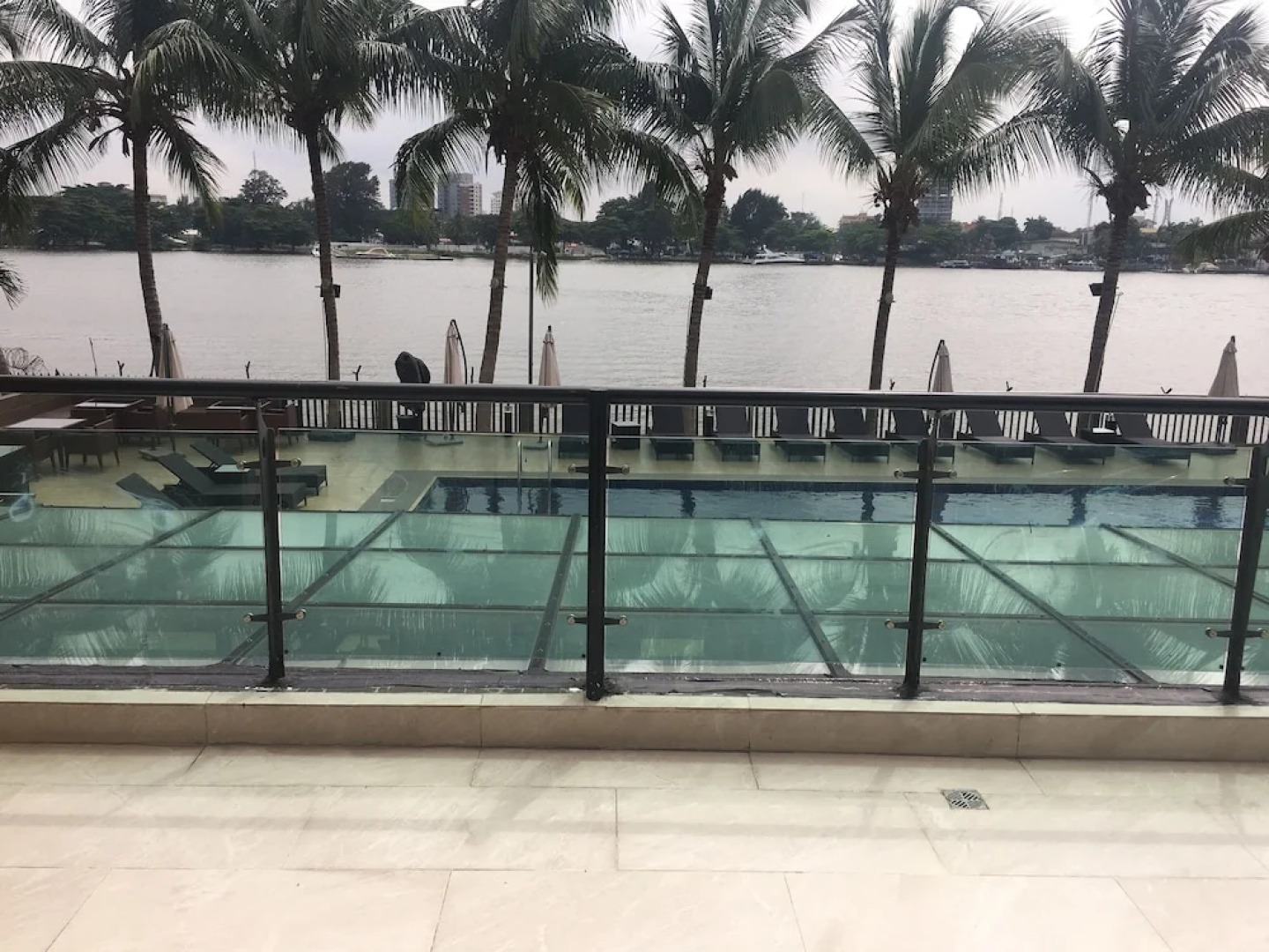 Maroko Bayshore Suites