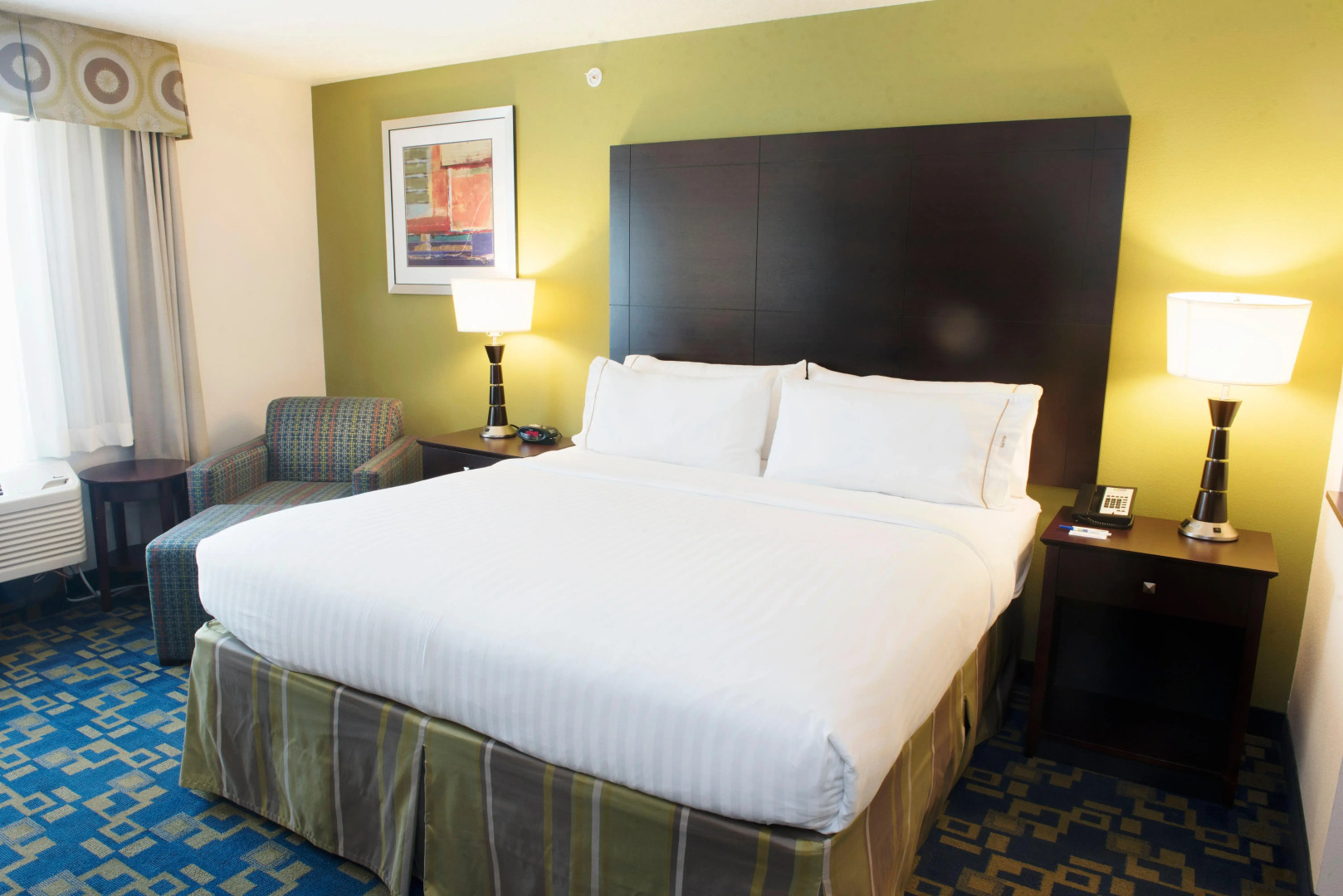 Holiday Inn Express and Suites Urbandale by IHG