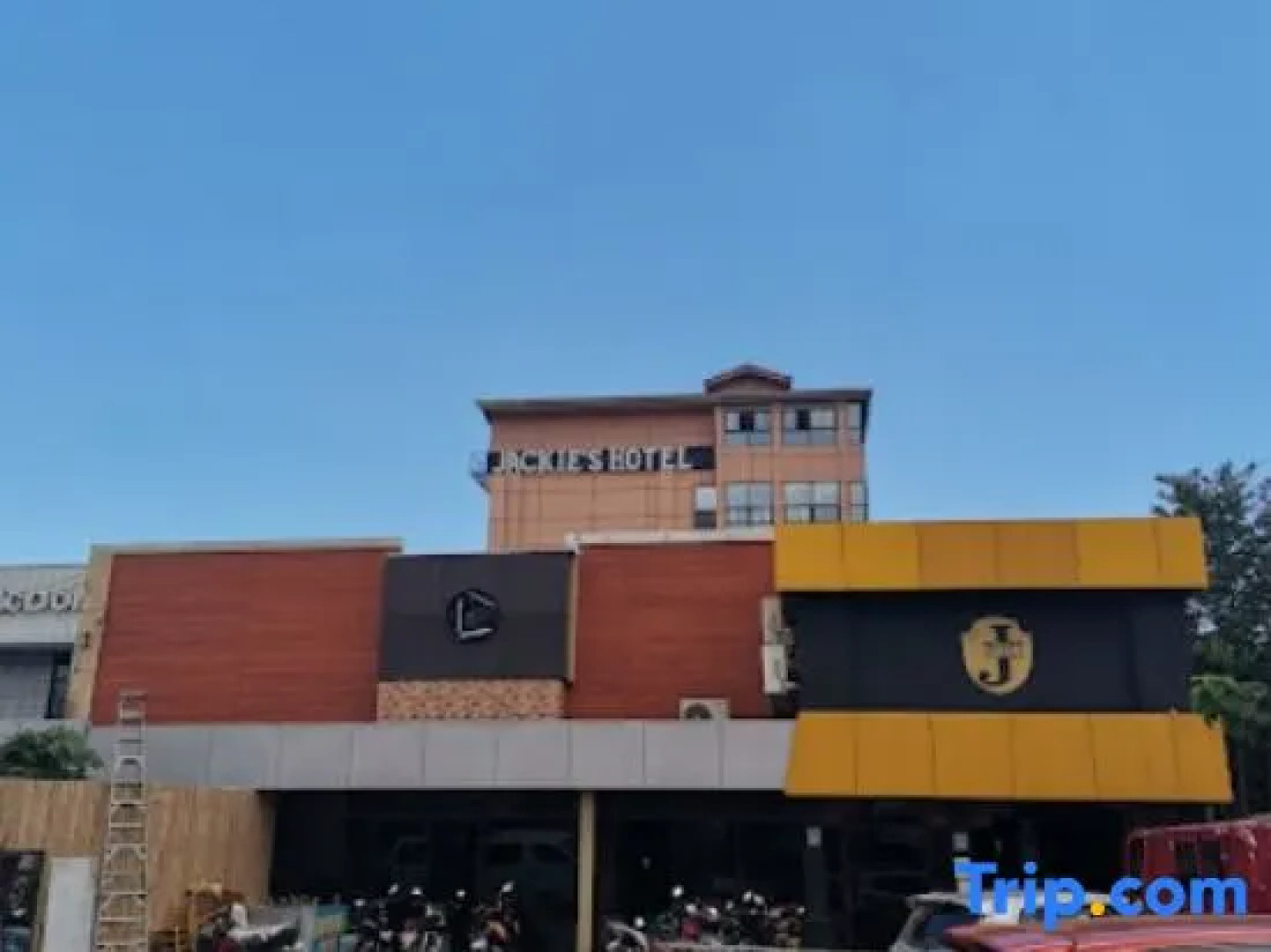 RedDoorz @ Jackie’s Hotel & Restaurant