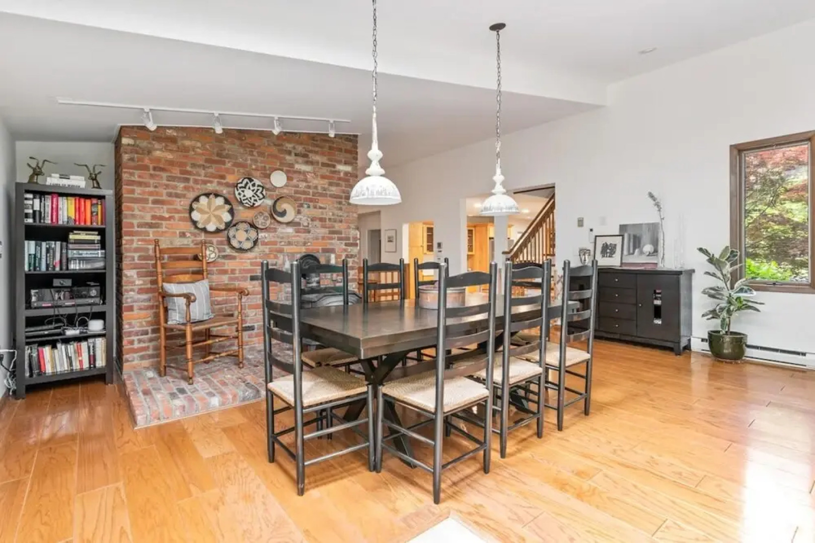 Lush Designer Retreat on Pond Near Rhinebeck