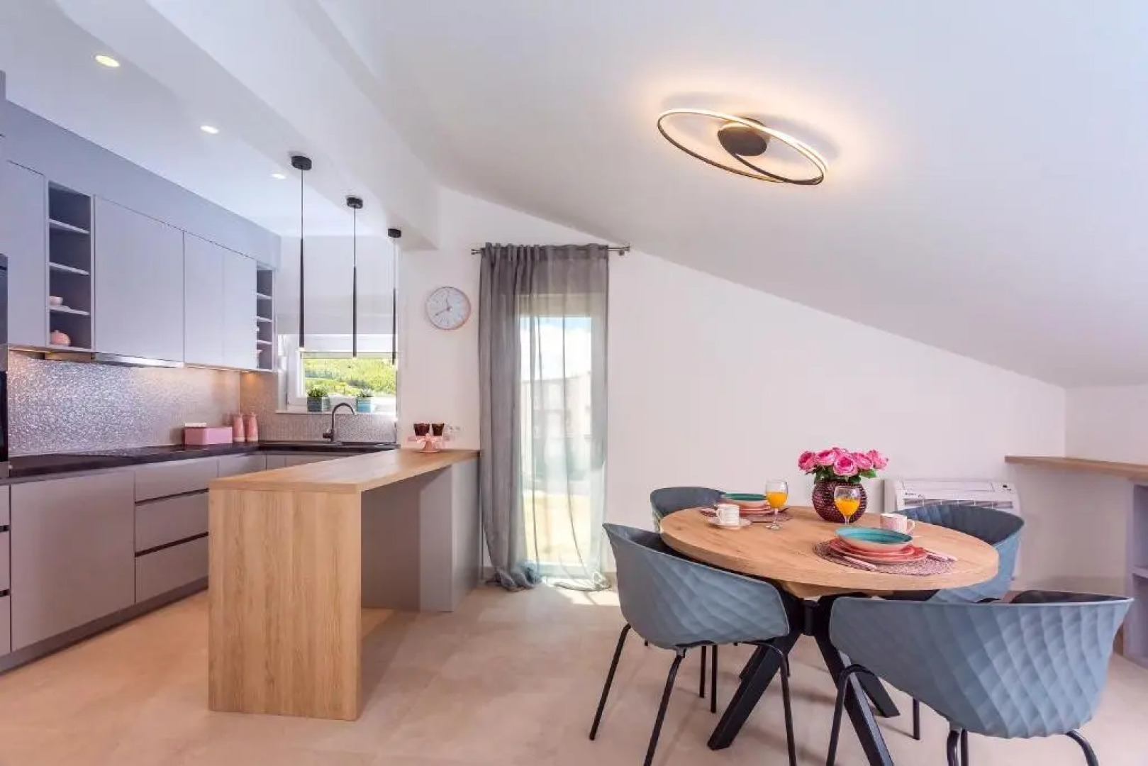 Villa Diva with 7 bedrooms, heated pool, sauna and fun zone, sea views