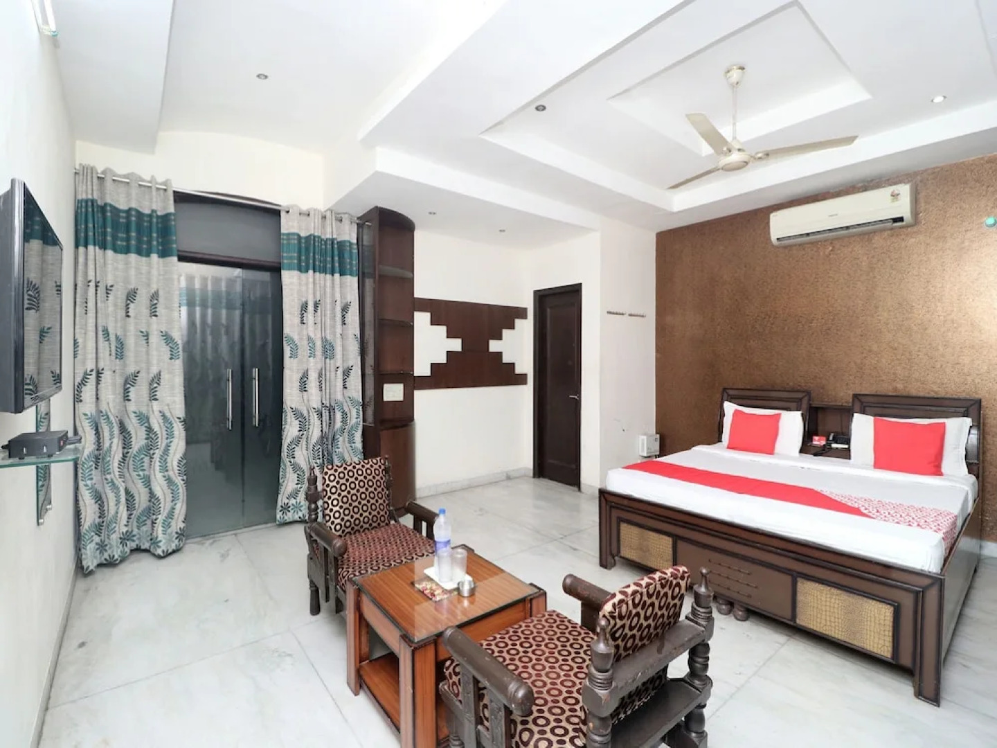 OYO 15728 The Shradha Guest House